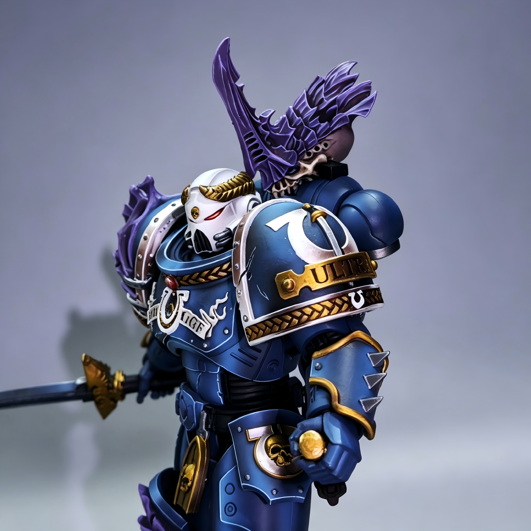 Ultramarines Tyranic War Veteran - 1/18 Custom (Tyranid Carapace Armor & Purple Power Blade)