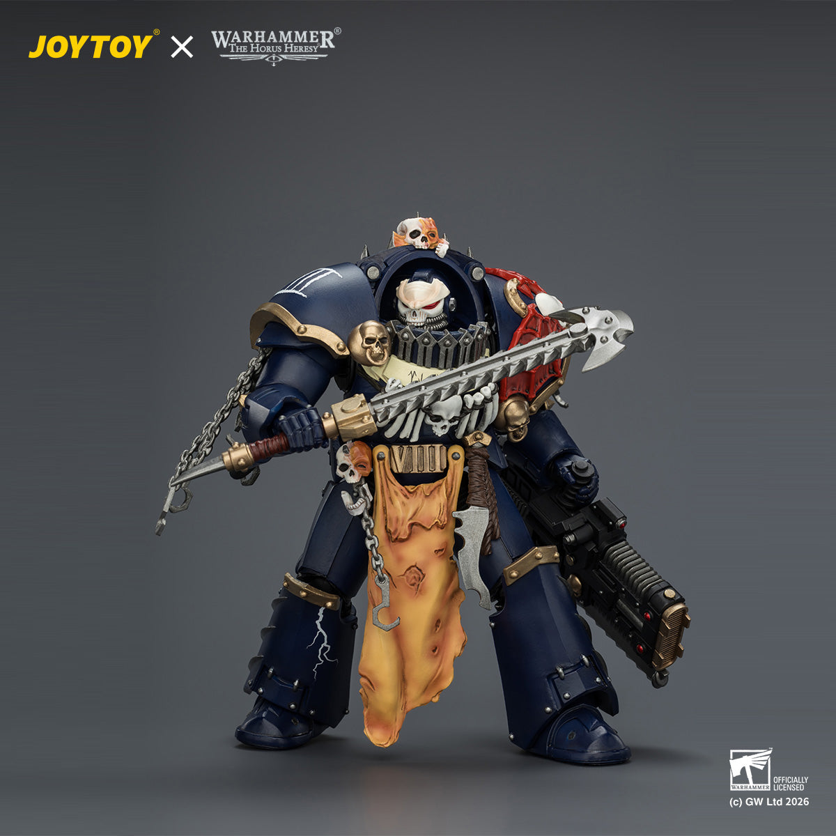 Night Lords Contekar Terminator sergeant holding aloft a massive Nostraman chainblade, Warhammer heresy era details.