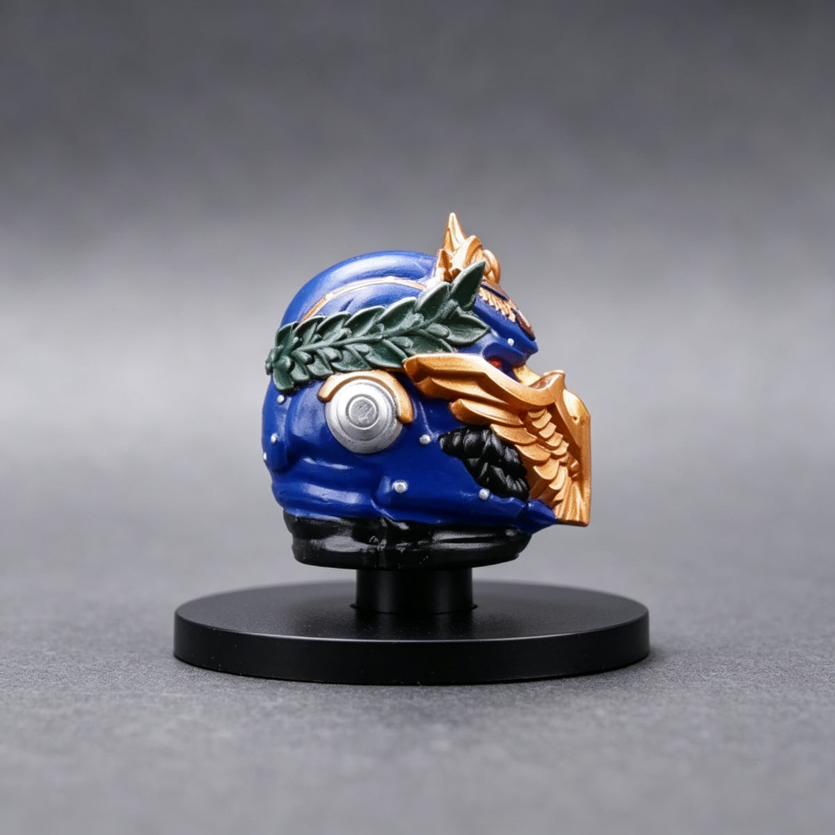 Custom Roboute Guilliman Primarch Helmet Head Sculpt - Eagle Mask & Iron Halo