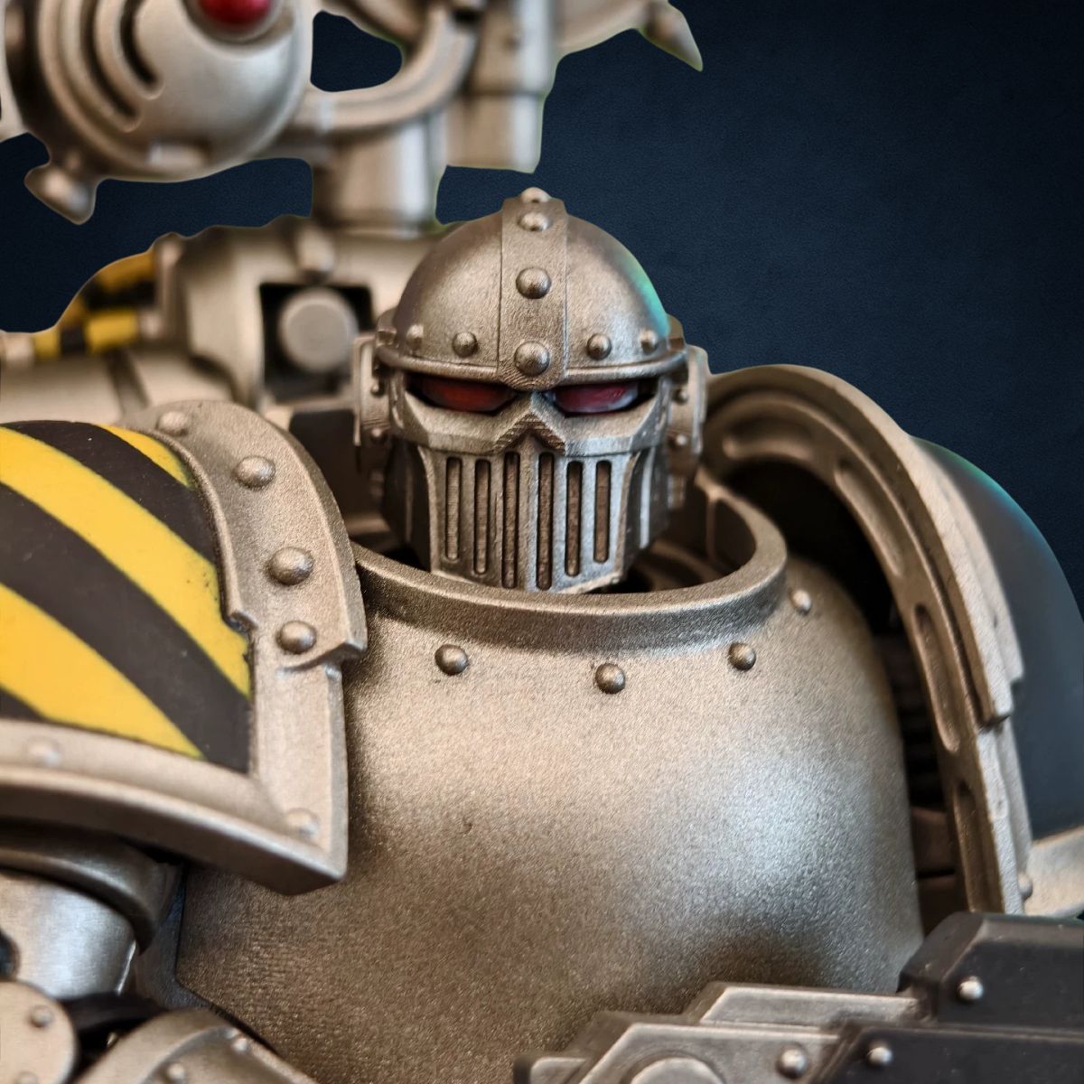 Iron Warriors Helmet Head Sculpt Set – Upgrade Part