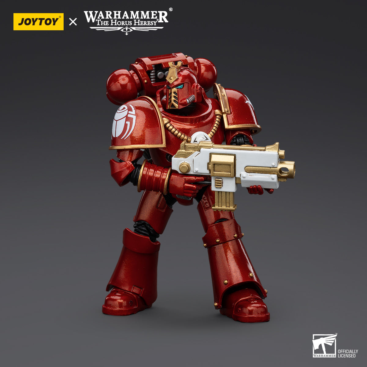 Thousand Sons Legionary in combat pose, with bolter aimed and ready, poised for action in the midst of battle, his MKIV armor reflecting the strength of the Thousand Sons.